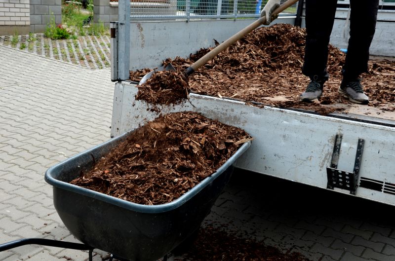Shredded Mulch Installation